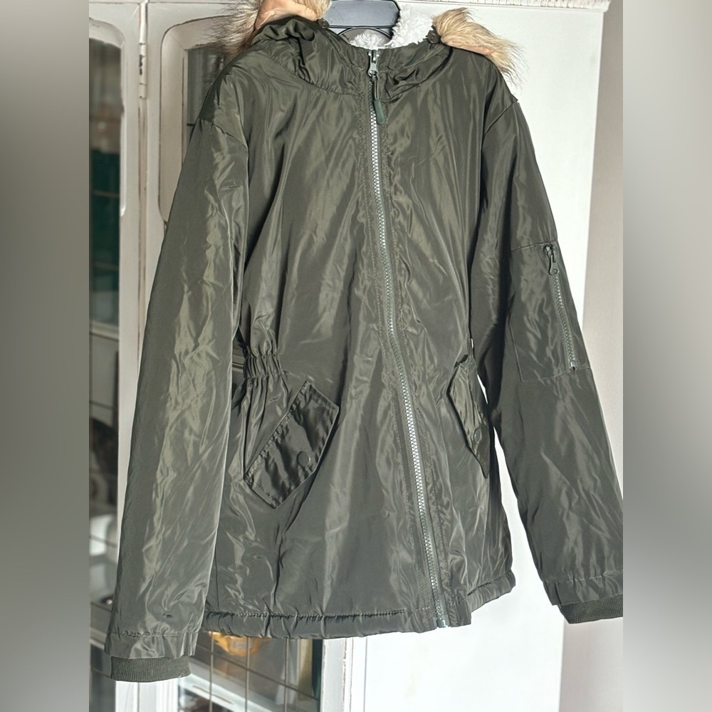 Emma and Elsa Full Zip Coat. Sherpa Lining & Faux Fur Trim | Olive. Girl’s  Sz-L